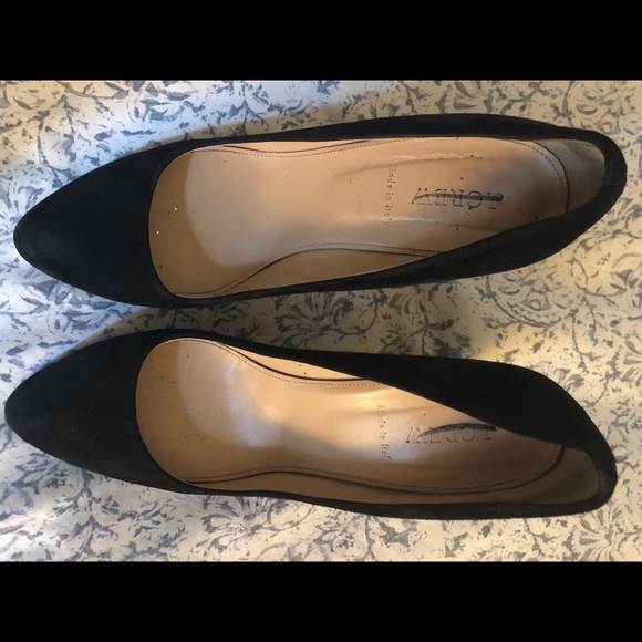 Black Pumps / Heels - Picture 3 of 9